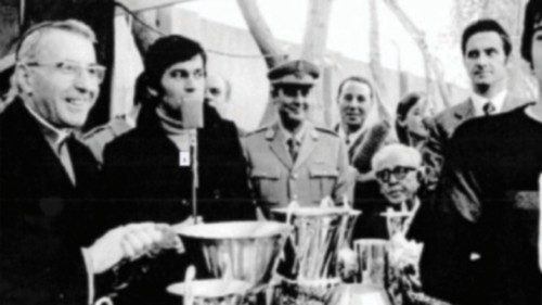 «Nulla di ciò che è umano QUO-117 «Nulla di ciò che è umano QUO-117
