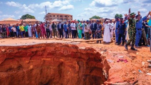 La furia delle acque travolge la Nigeria QUO-125 La furia delle acque travolge la Nigeria QUO-125