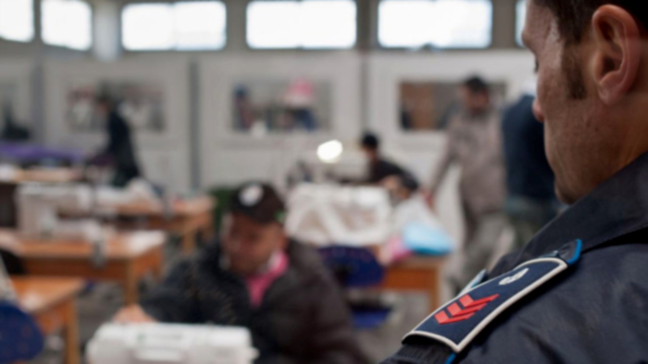  Un lavoro per il rispetto delle persone  ODS-033