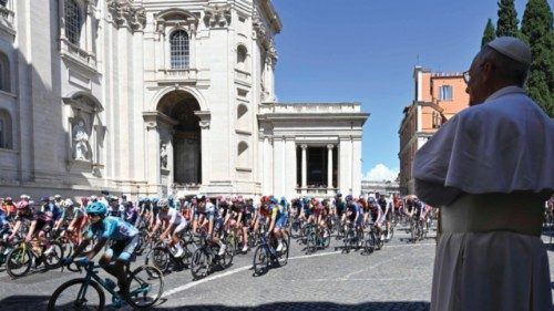«Sappiate che siete modelli per i giovani di tutto il mondo» QUO-126 «Sappiate che siete modelli per i giovani di tutto il mondo» QUO-126