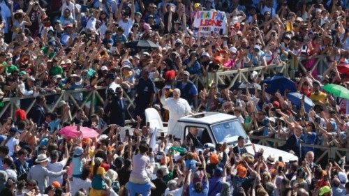 Un abbraccio grande quanto il mondo QUO-126 Un abbraccio grande quanto il mondo QUO-126
