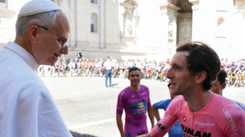 A tu per tu con la Maglia Rosa Simon Yates QUO-126 A tu per tu con la Maglia Rosa Simon Yates QUO-126