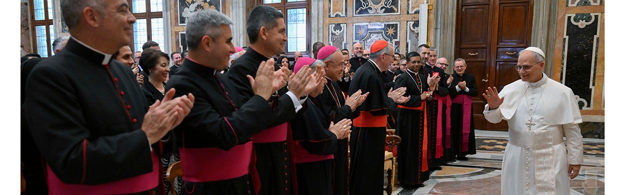 Incarnati nel tempo <br> con uno sguardo universale 
