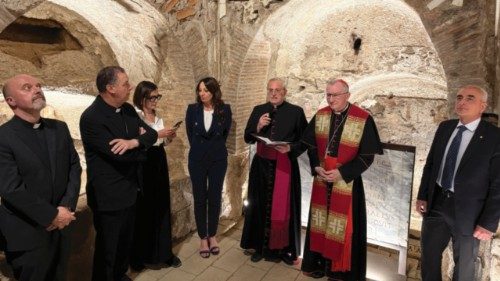 Luce dalle Catacombe QUO-129 Luce dalle Catacombe QUO-129