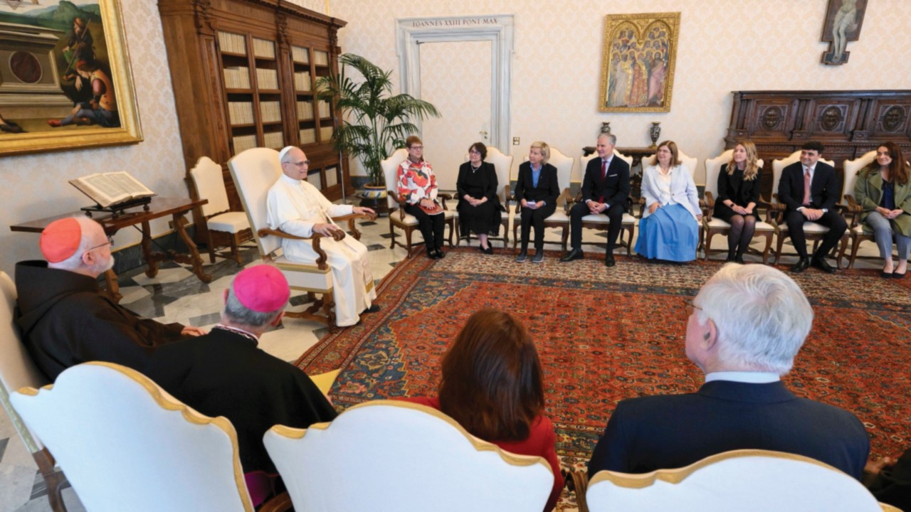  Udienza del Papa  a membri della Pontificia Commissione  per la Tutela dei Minori  QUO-129