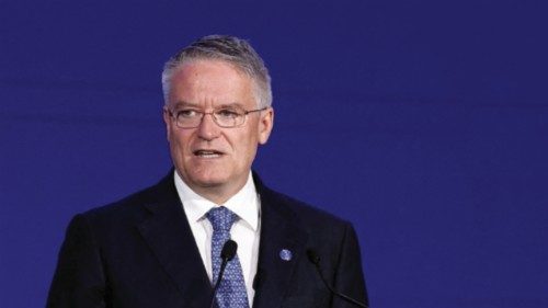  Tornare a mercati aperti  e commerci fondati sulle regole  QUO-130