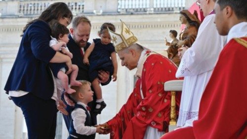Lo Spirito apre le frontiere e abbatte indifferenza e odio QUO-132 Lo Spirito apre le frontiere e abbatte indifferenza e odio QUO-132