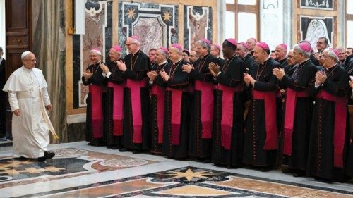  Strumenti di unità e dignità  tra i crocifissi innocenti di oggi   QUO-133