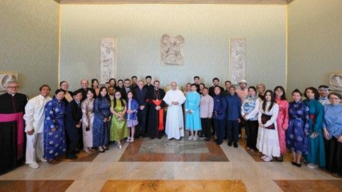 Incontro con il cardinale Marengo e una rappresentanza della prefettura apostolica di Ulaanbataar ... Incontro con il cardinale Marengo e una rappresentanza della prefettura apostolica di Ulaanbataar ...