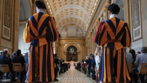 La politica è la forma più alta di carità QUO-142 La politica è la forma più alta di carità QUO-142
