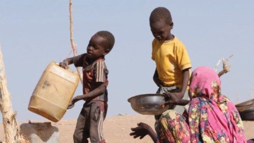 Oltre 2 milioni di bambini fuggiti dal Sudan QUO-147 Oltre 2 milioni di bambini fuggiti dal Sudan QUO-147