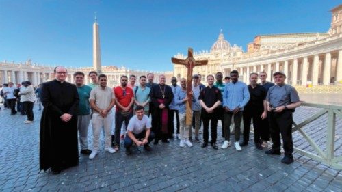 Per vivere la fede tra le oscurità del mondo QUO-148 Per vivere la fede tra le oscurità del mondo QUO-148