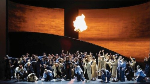 Il profeta, il coro e la violenza degli idoli QUO-151 Il profeta, il coro e la violenza degli idoli QUO-151