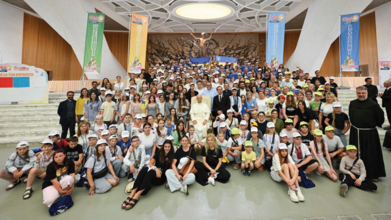  Il Papa  in dialogo con i bambini   QUO-152