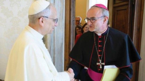 Il grave e sacro compito di aiutare la Chiesa nella protezione dei più vulnerabili QUO-154 Il grave e sacro compito di aiutare la Chiesa nella protezione dei più vulnerabili QUO-154