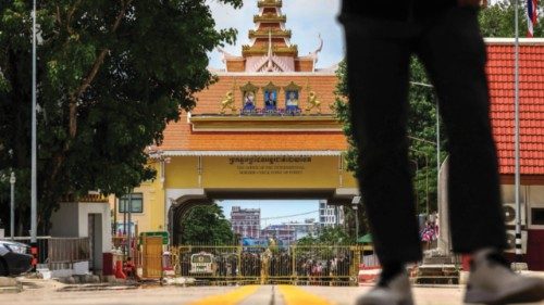 A view of the closed Ban Khlong Luek Border Checkpoint on a Thailand-Cambodia border town of ... A view of the closed Ban Khlong Luek Border Checkpoint on a Thailand-Cambodia border town of ...