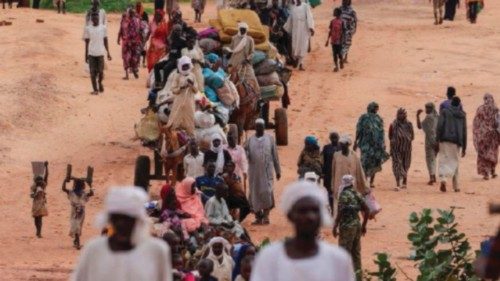 In Ciad tra i profughi sudanesi che sanno adattarsi e aiutarsi QUO-159 In Ciad tra i profughi sudanesi che sanno adattarsi e aiutarsi QUO-159