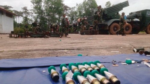 Cambodian soldiers reload the BM-21 multiple rocket launcher in Preah Vihear province on July 24, ... Cambodian soldiers reload the BM-21 multiple rocket launcher in Preah Vihear province on July 24, ...