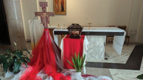  Incoraggiati dalla speranza  uniti nella Chiesa e nella pace  QUO-171