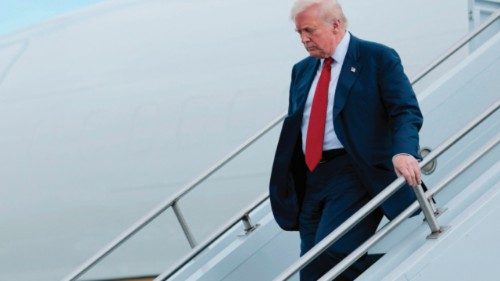 ALLENTOWN, PENNSYLVANIA - AUGUST 01: U.S. President Donald Trump walks off Air Force One at the ... ALLENTOWN, PENNSYLVANIA - AUGUST 01: U.S. President Donald Trump walks off Air Force One at the ...