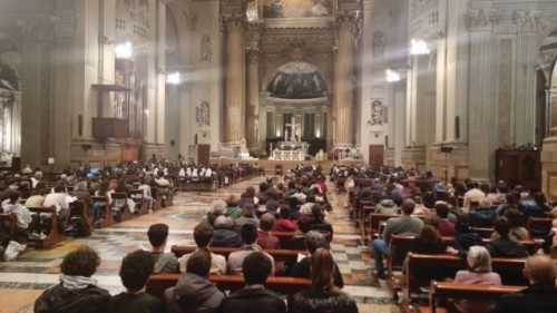  Il presidente della Cei esorta le diocesi a pregare per la pace  QUO-182