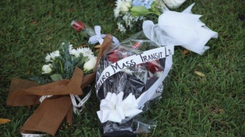 epa12288426 Flowers are laid during a vigil for the victims of a helicopter crash outside of Jubilee ... epa12288426 Flowers are laid during a vigil for the victims of a helicopter crash outside of Jubilee ...