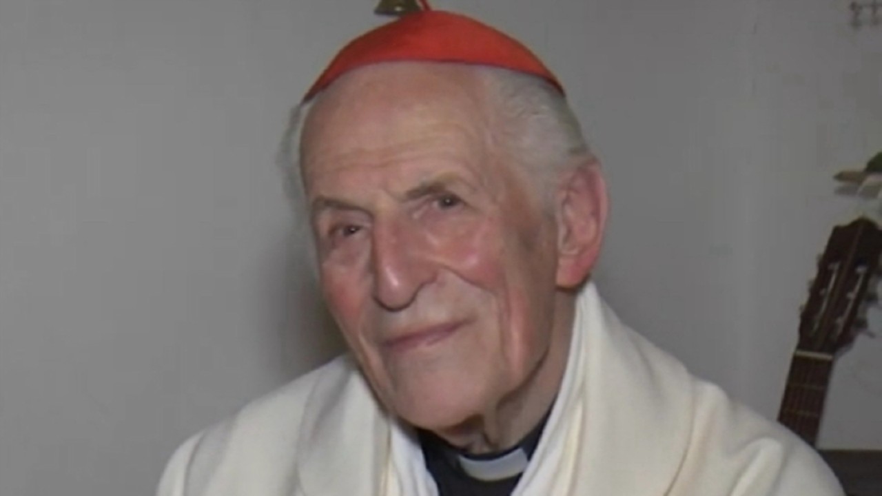  Il cordoglio del Pontefice  per la morte del cardinale Karlic  QUO-185