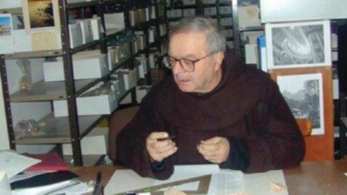  Francescano e archeologo di Terra Santa  QUO-185