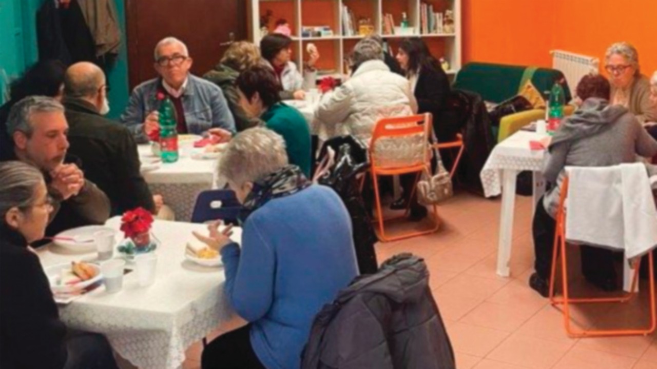  «I nostri ultimi a pranzo con il Papa saranno i primi»  QUO-187