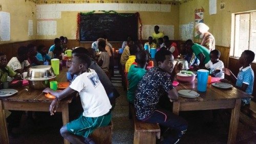  Zambia, da bambini di strada a formatori di vita  QUO-187