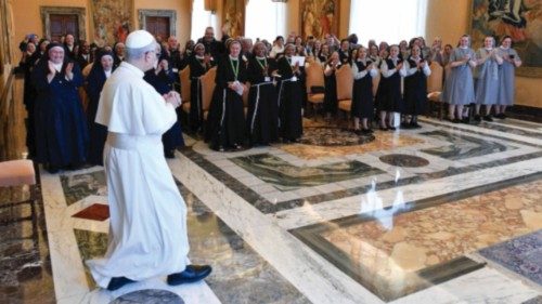 “Fare famiglia” con la preghiera e l’ascolto QUO-193 “Fare famiglia” con la preghiera e l’ascolto QUO-193