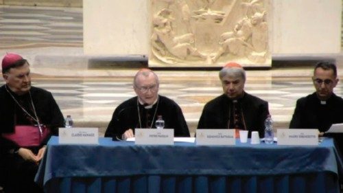 Le chiese siano luoghi di incontro con Dio e di comunione fraterna QUO-195 Le chiese siano luoghi di incontro con Dio e di comunione fraterna QUO-195