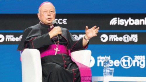 S.E. Mons. Hanna Jallouf, vicario apostolico di Aleppo, Siria, alla 46esima edizione del Meeting per ... S.E. Mons. Hanna Jallouf, vicario apostolico di Aleppo, Siria, alla 46esima edizione del Meeting per ...