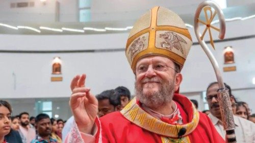 Un segno concreto di appartenenza, identità e memoria storica per una Chiesa di migranti e di ... Un segno concreto di appartenenza, identità e memoria storica per una Chiesa di migranti e di ...