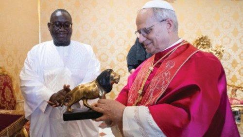 Le credenziali del nuovo ambasciatore della Repubblica del Senegal QUO-197 Le credenziali del nuovo ambasciatore della Repubblica del Senegal QUO-197