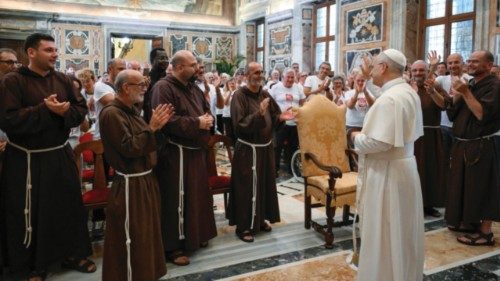 La carità è attenzione al bene integrale del prossimo QUO-200 La carità è attenzione al bene integrale del prossimo QUO-200