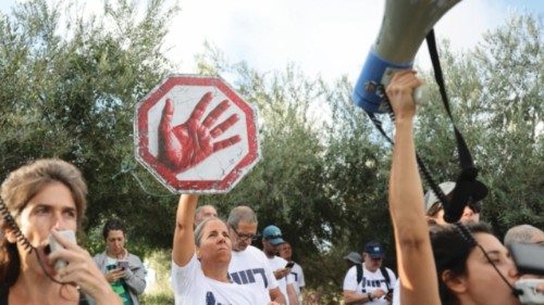 epa12347515 Protesters hold placards and loudspeakers in a 'day of rage' demonstration calling on ... epa12347515 Protesters hold placards and loudspeakers in a 'day of rage' demonstration calling on ...