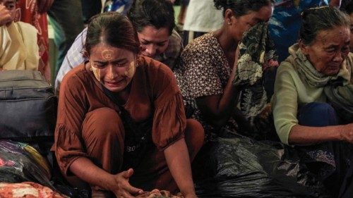 EDITORS NOTE: Graphic content / Mourners react during a funeral for the victims of a bombardment ... EDITORS NOTE: Graphic content / Mourners react during a funeral for the victims of a bombardment ...