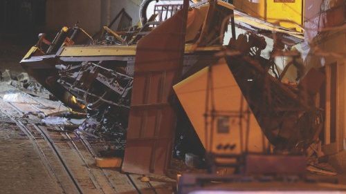 epa12350496 The damage at the scene after the Gloria funicular cable railway derailed in Lisbon, ... epa12350496 The damage at the scene after the Gloria funicular cable railway derailed in Lisbon, ...