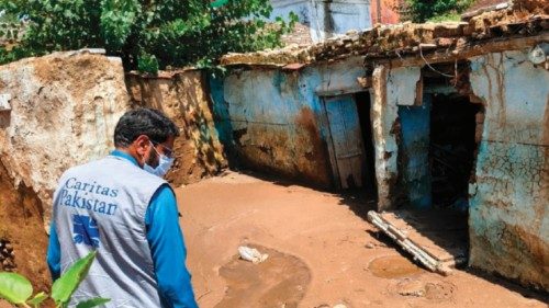 Nel ricordo di madre Teresa di Calcutta il soccorso alle vittime dell’alluvione QUO-204 Nel ricordo di madre Teresa di Calcutta il soccorso alle vittime dell’alluvione QUO-204
