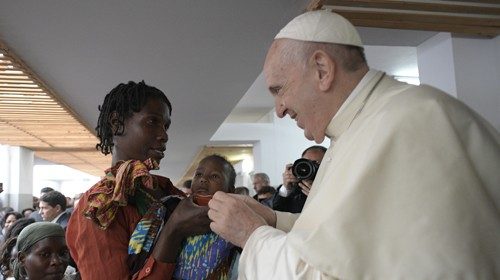 SS. Francesco - Viaggio Apostolico in Mozambico - Visita allâOspedale Zimpeto 06-09-2019