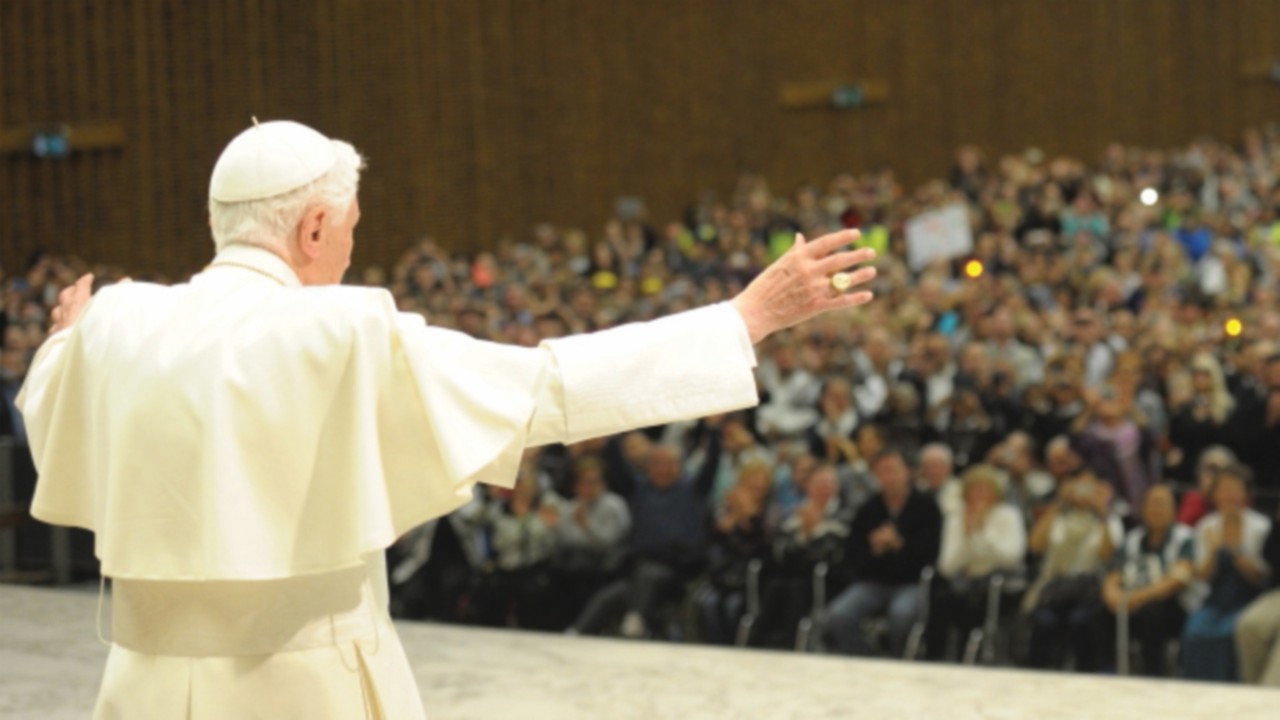 -SS. Benedetto XVI- Udienza Generale in Aula Paolo VI  14-11-2012


 - (Copyright L'OSSERVATORE ...