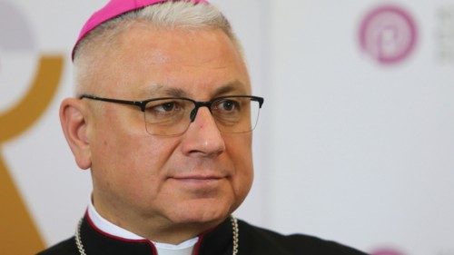 Sekretarz Episkopatu Polski: ostatnie dziesięciolecie było czasem wyzwań POL-005 Sekretarz Episkopatu Polski: ostatnie dziesięciolecie było czasem wyzwań POL-005