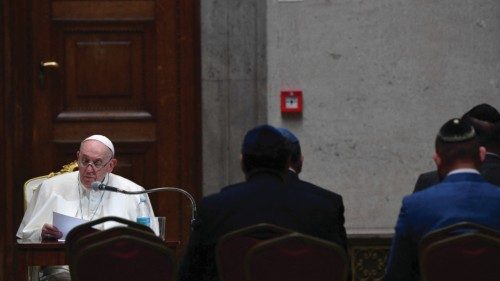 Pope Francis addresses a meeting with representatives of Jewish communities in Hungary at the Museum ...