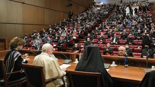  Discurso do Papa  na  Lateranense  POR-042