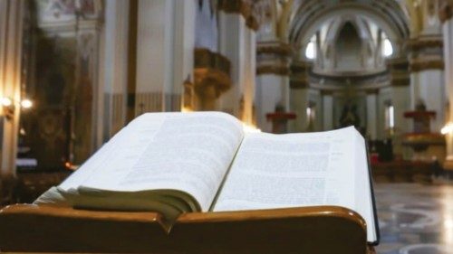  Livros litúrgicos edição,  tradução e adaptação  POR-043