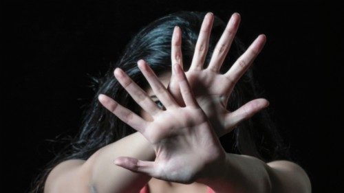 A violência sofrida por mulheres e meninas é uma ferida aberta POR-007 A violência sofrida por mulheres e meninas é uma ferida aberta POR-007