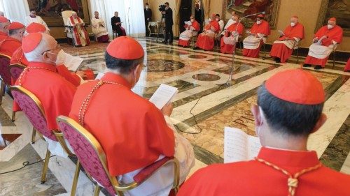  O Papa realizou  Consistório ordinário público  POR-010