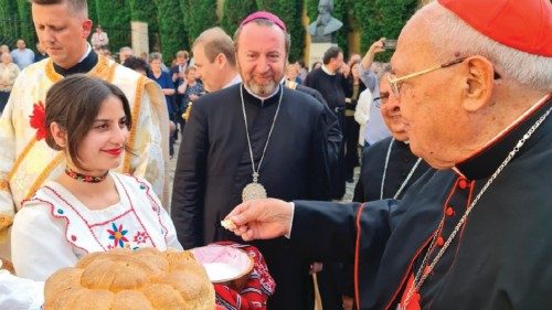  O cardeal Sandri  concluiu a visita à Roménia  POR-024