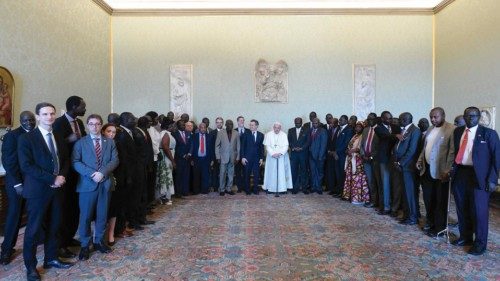  Saudação  do Pontífice  a delegações  do Sudão do Sul  POR-013